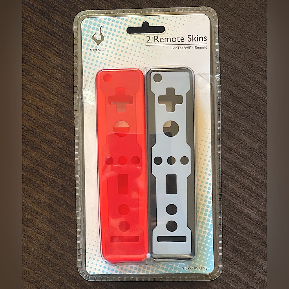Nintendo Wii Remote Sleeve Set — Black and Red - Picture 10 of 10